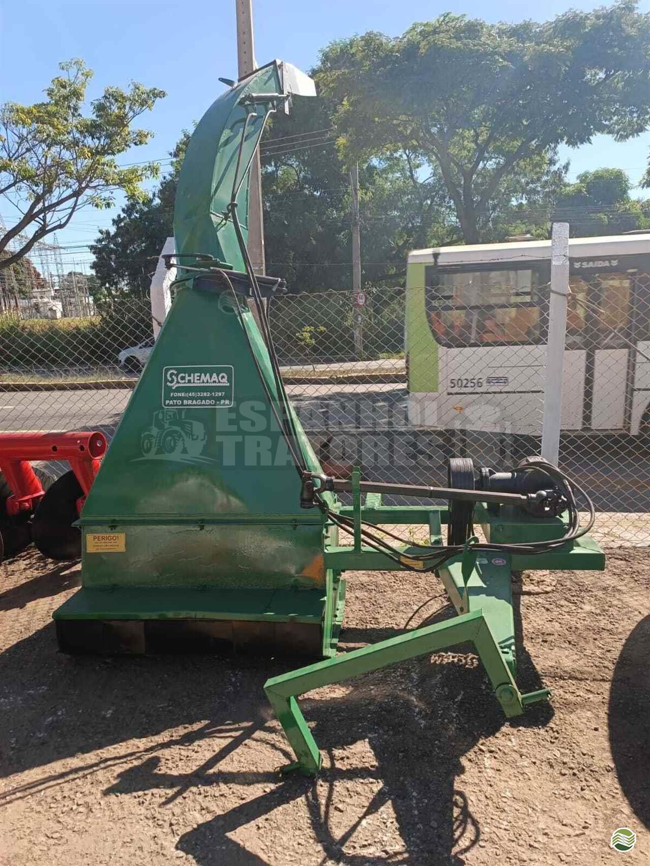 IMPLEMENTOS AGRICOLAS ENSILADEIRA COLHEDORA DE CAPIM Espanhol Tratores GOIANIA GOIAS GO